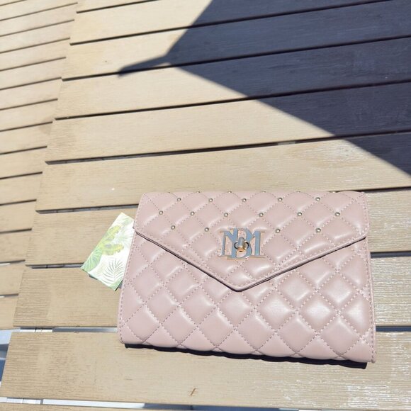 Badgley Mischka Diamond Quilt Convertible Crossbody Bag - Picture 4 of 6